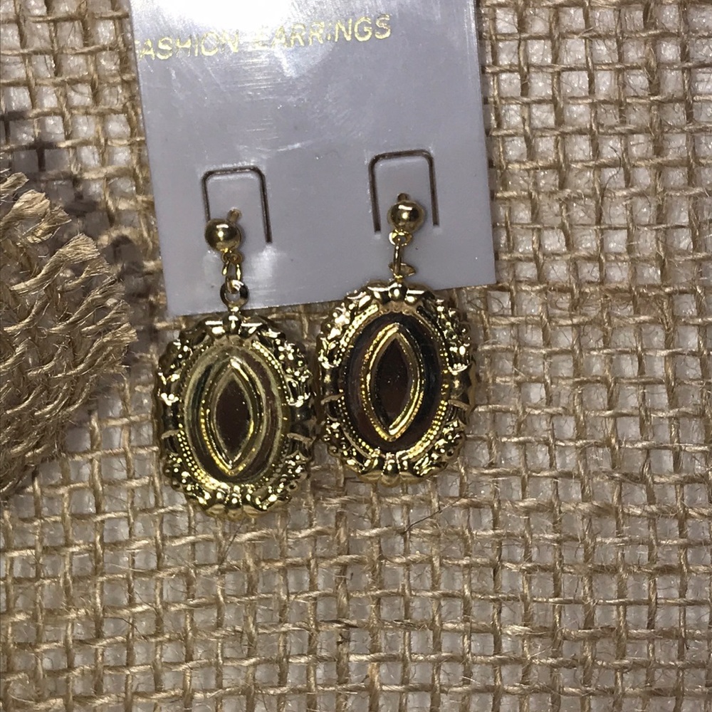 💛Light Weight Gold Color Earrings